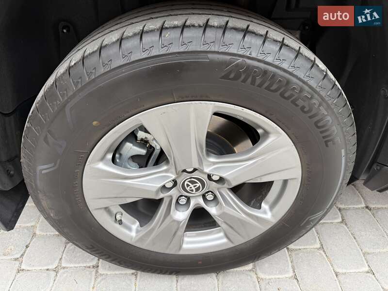 Внедорожник / Кроссовер Toyota RAV4 2023 в Виннице