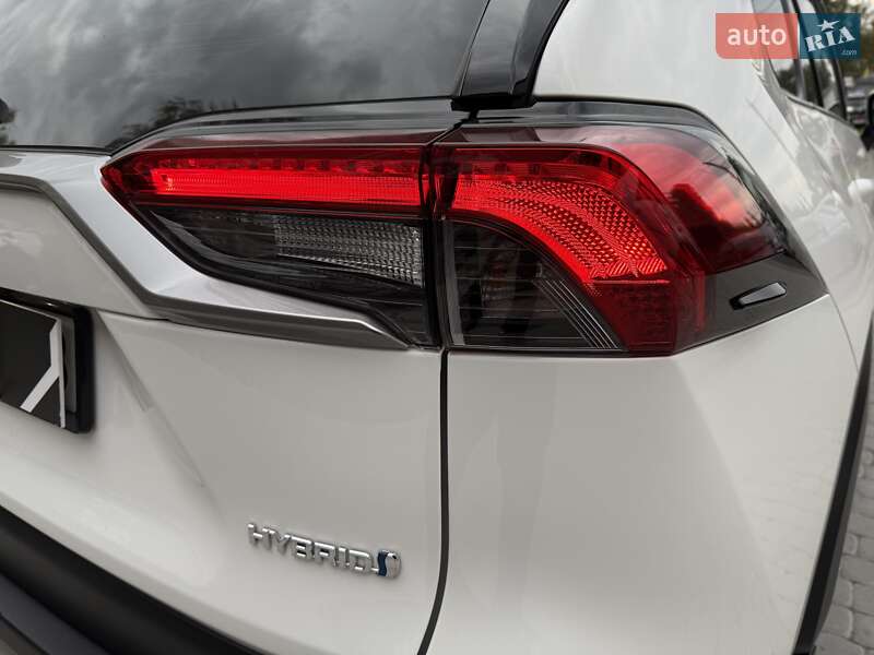 Внедорожник / Кроссовер Toyota RAV4 2023 в Виннице
