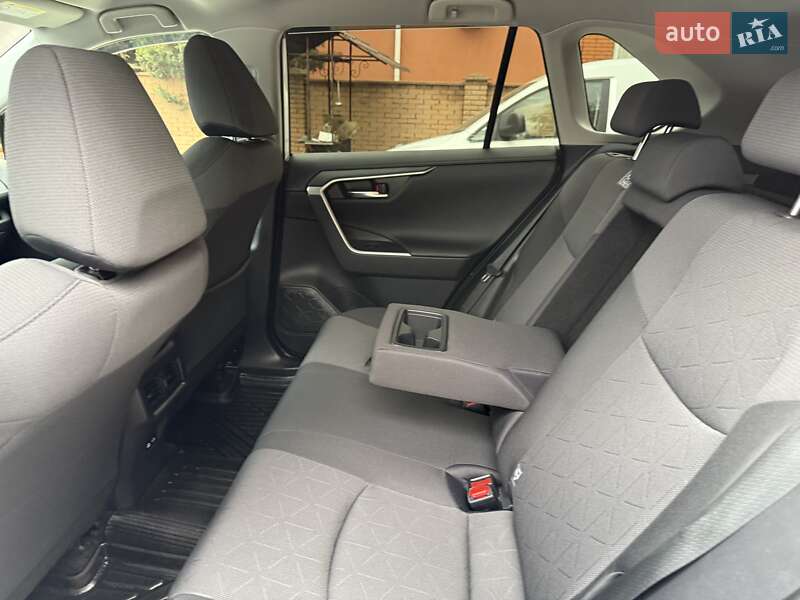 Внедорожник / Кроссовер Toyota RAV4 2023 в Виннице