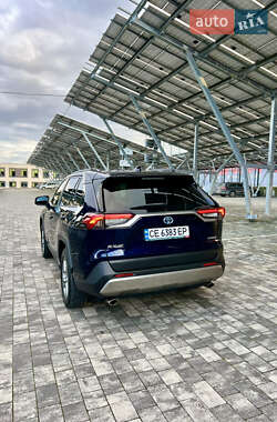 Позашляховик / Кросовер Toyota RAV4 2022 в 