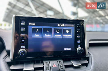 Позашляховик / Кросовер Toyota RAV4 2022 в 