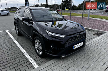 Внедорожник / Кроссовер Toyota RAV4 2022 в Броварах