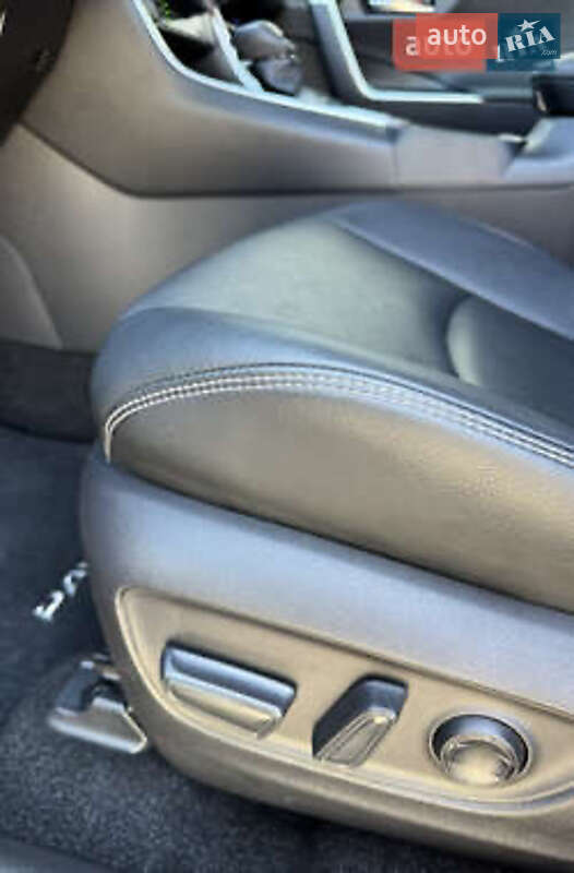 Внедорожник / Кроссовер Toyota RAV4 2022 в Броварах фото 24 Внедорожник / Кроссовер Toyota RAV4 2022 в Броварах