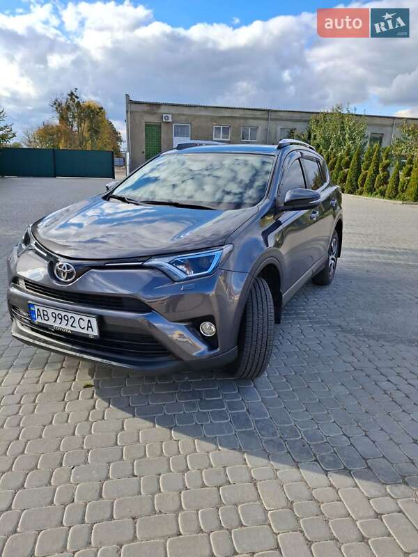Внедорожник / Кроссовер Toyota RAV4 2016 в Ильинцах фото 2 Внедорожник / Кроссовер Toyota RAV4 2016 в Ильинцах
