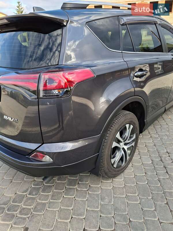 Внедорожник / Кроссовер Toyota RAV4 2016 в Ильинцах фото 11 Внедорожник / Кроссовер Toyota RAV4 2016 в Ильинцах