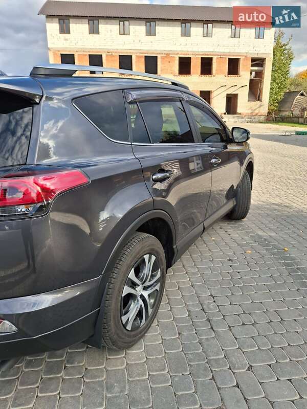 Внедорожник / Кроссовер Toyota RAV4 2016 в Ильинцах фото 17 Внедорожник / Кроссовер Toyota RAV4 2016 в Ильинцах