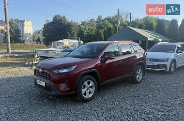 Внедорожник / Кроссовер Toyota RAV4 2021 в 