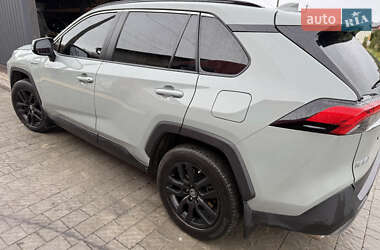 Внедорожник / Кроссовер Toyota RAV4 2021 в 