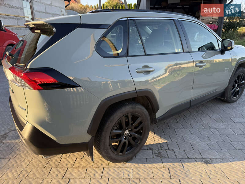 Внедорожник / Кроссовер Toyota RAV4 2021 в Тернополе