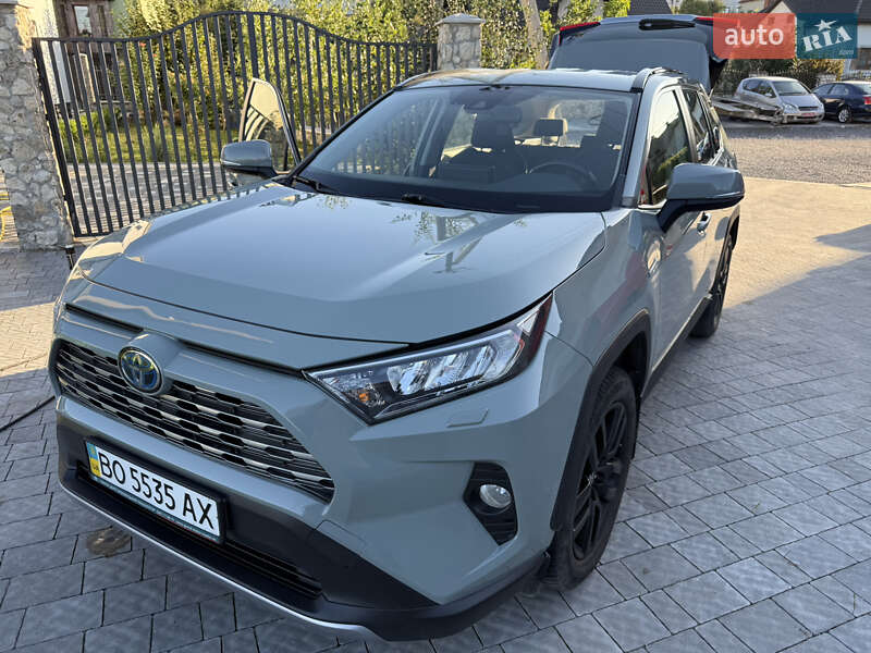 Внедорожник / Кроссовер Toyota RAV4 2021 в Тернополе