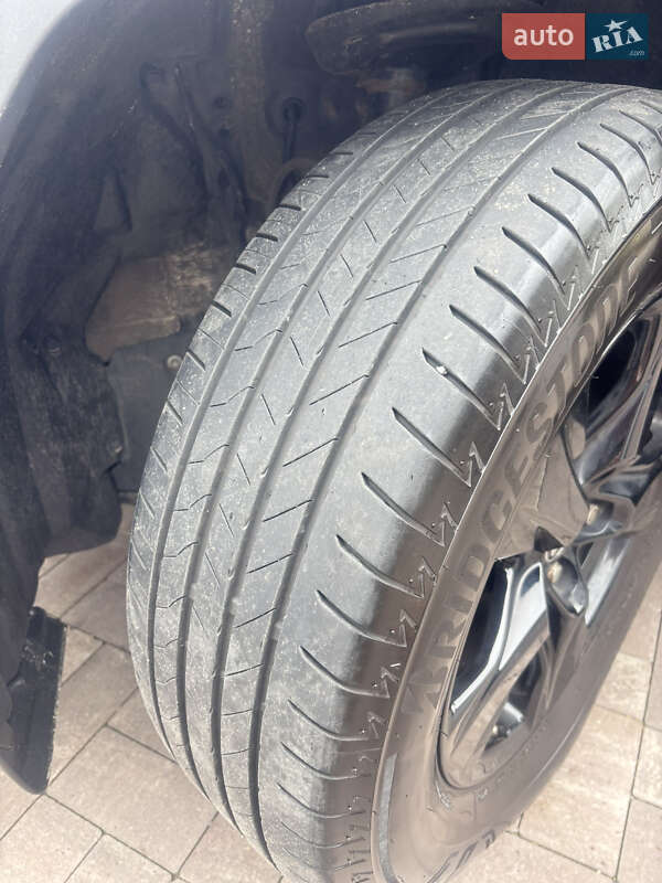 Внедорожник / Кроссовер Toyota RAV4 2020 в Киеве фото 2 Внедорожник / Кроссовер Toyota RAV4 2020 в Киеве