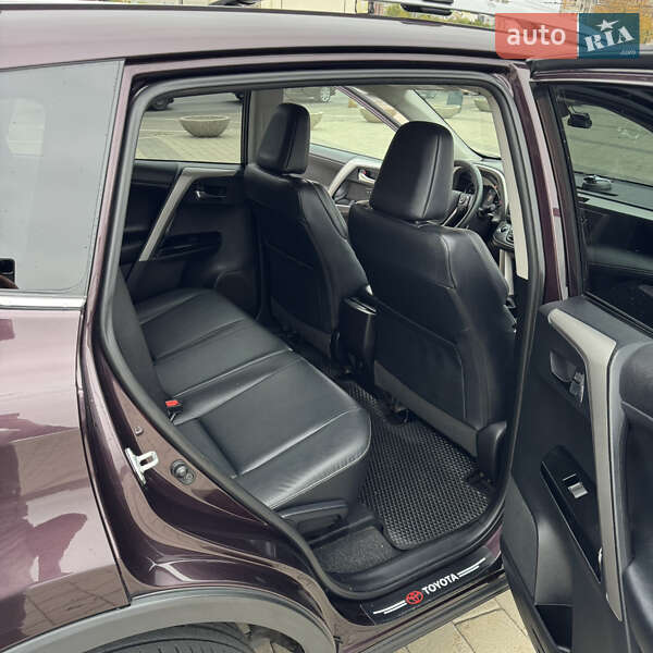Внедорожник / Кроссовер Toyota RAV4 2017 в Днепре фото 14 Внедорожник / Кроссовер Toyota RAV4 2017 в Днепре