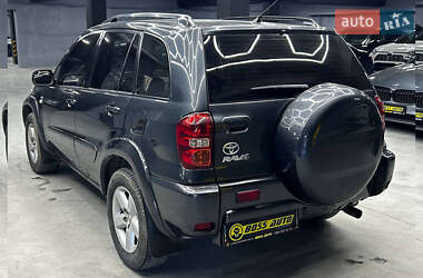 Внедорожник / Кроссовер Toyota RAV4 2005 в 