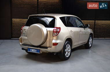 Внедорожник / Кроссовер Toyota RAV4 2011 в 