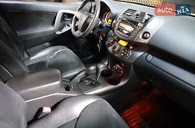 Внедорожник / Кроссовер Toyota RAV4 2011 в 