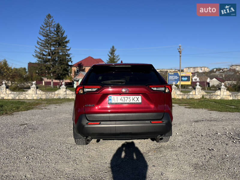 Внедорожник / Кроссовер Toyota RAV4 2020 в Софиевской Борщаговке