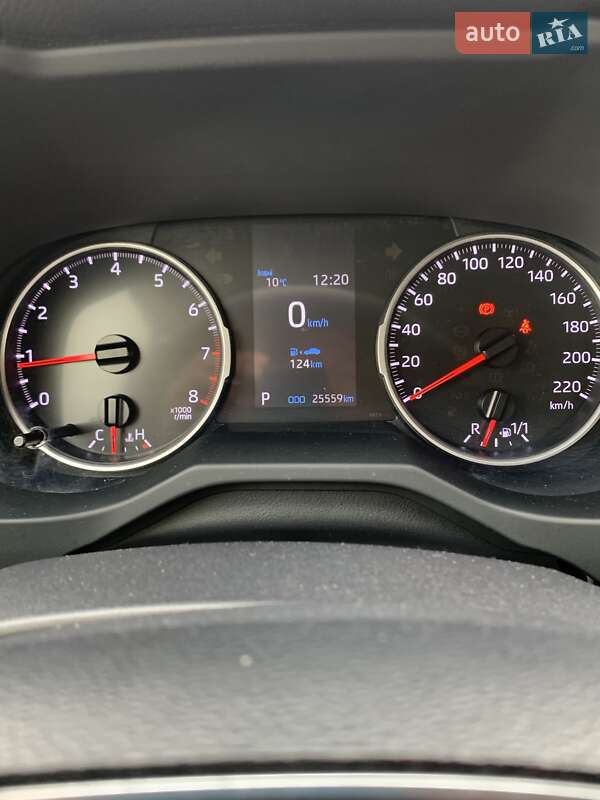 Внедорожник / Кроссовер Toyota RAV4 2020 в Киеве