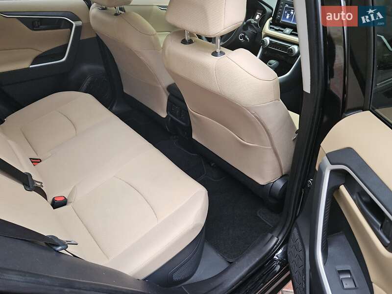Позашляховик / Кросовер Toyota RAV4 2022 в Києві