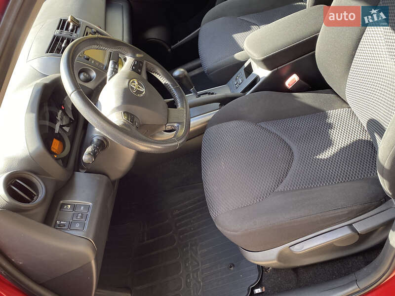 Внедорожник / Кроссовер Toyota RAV4 2012 в Киеве
