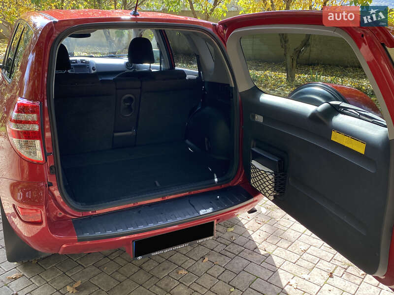 Внедорожник / Кроссовер Toyota RAV4 2012 в Киеве