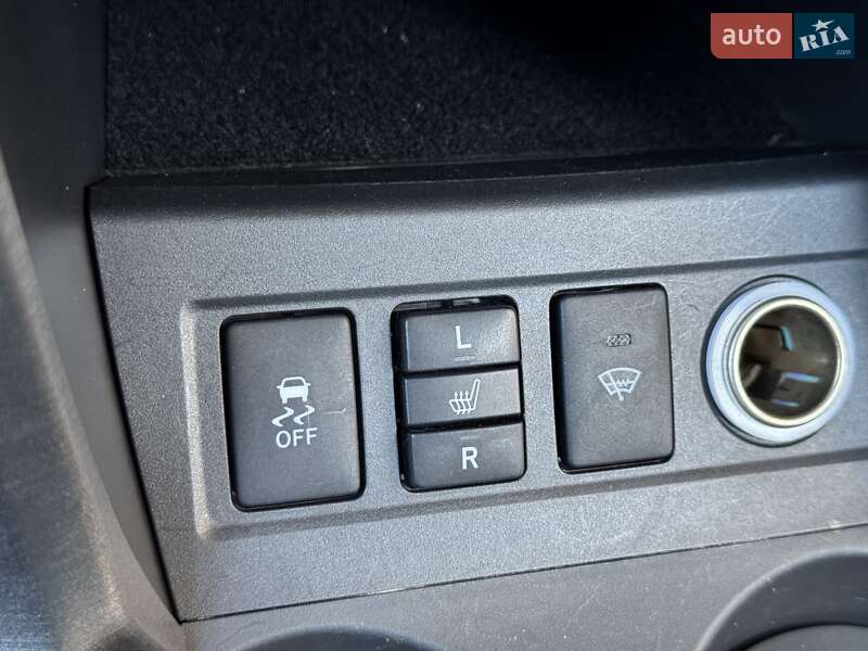 Позашляховик / Кросовер Toyota RAV4 2011 в Дніпрі