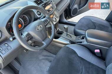 Внедорожник / Кроссовер Toyota RAV4 2011 в 