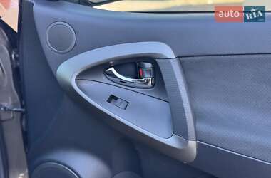 Внедорожник / Кроссовер Toyota RAV4 2011 в 