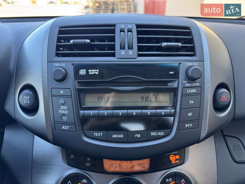 Позашляховик / Кросовер Toyota RAV4 2011 в Дніпрі