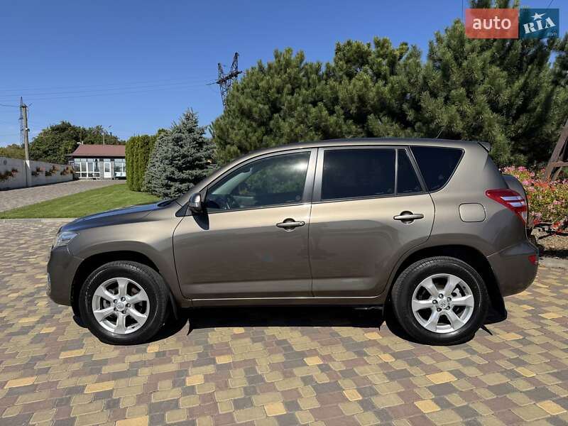 Позашляховик / Кросовер Toyota RAV4 2011 в Дніпрі