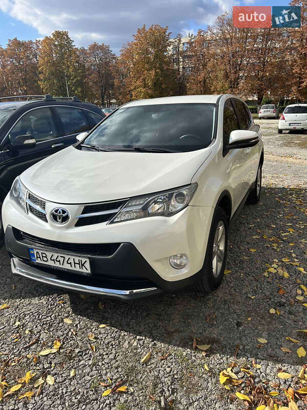 Внедорожник / Кроссовер Toyota RAV4 2013 в 