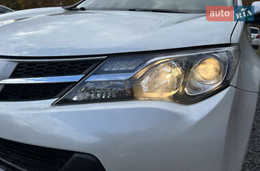 Внедорожник / Кроссовер Toyota RAV4 2013 в 