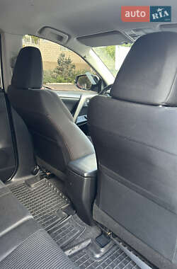 Внедорожник / Кроссовер Toyota RAV4 2013 в 