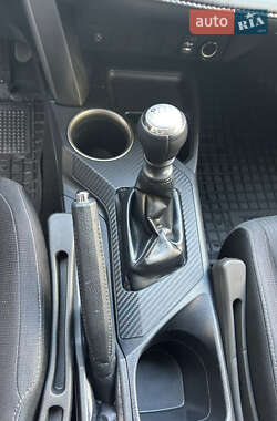 Внедорожник / Кроссовер Toyota RAV4 2013 в 