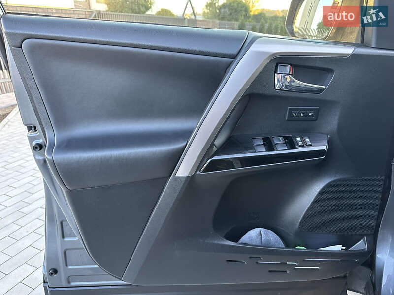 Внедорожник / Кроссовер Toyota RAV4 2016 в Умани фото 35 Внедорожник / Кроссовер Toyota RAV4 2016 в Умани