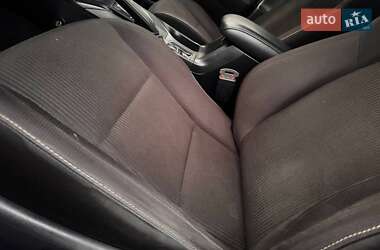 Позашляховик / Кросовер Toyota RAV4 2013 в 