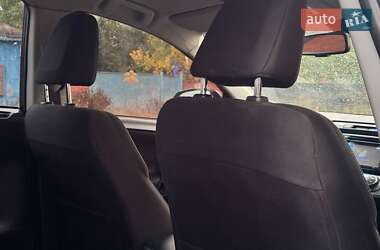 Позашляховик / Кросовер Toyota RAV4 2013 в 