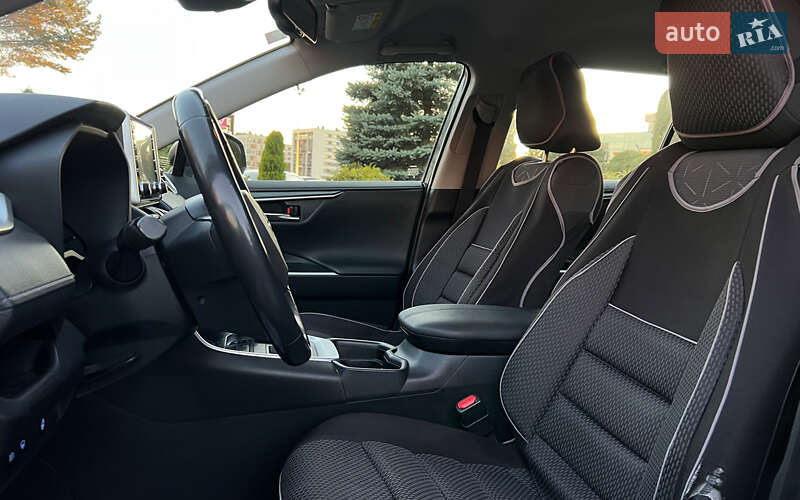 Позашляховик / Кросовер Toyota RAV4 2020 в Львові фото 9 Позашляховик / Кросовер Toyota RAV4 2020 в Львові