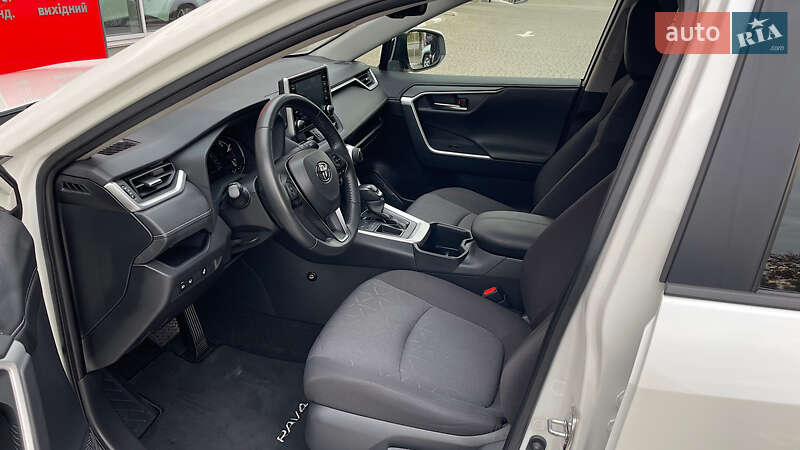Позашляховик / Кросовер Toyota RAV4 2022 в Запоріжжі