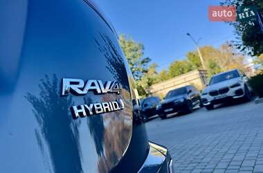 Позашляховик / Кросовер Toyota RAV4 2017 в  фото 14 Позашляховик / Кросовер Toyota RAV4 2017 в