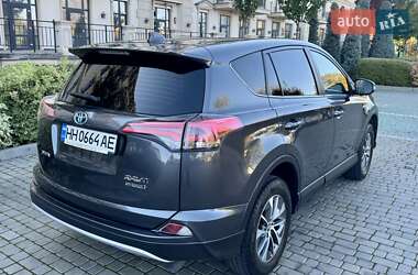 Позашляховик / Кросовер Toyota RAV4 2017 в  фото 16 Позашляховик / Кросовер Toyota RAV4 2017 в
