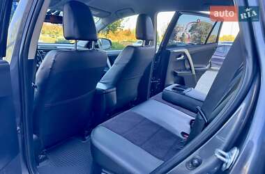 Позашляховик / Кросовер Toyota RAV4 2017 в  фото 25 Позашляховик / Кросовер Toyota RAV4 2017 в