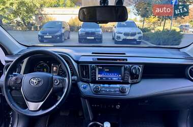 Позашляховик / Кросовер Toyota RAV4 2017 в  фото 28 Позашляховик / Кросовер Toyota RAV4 2017 в