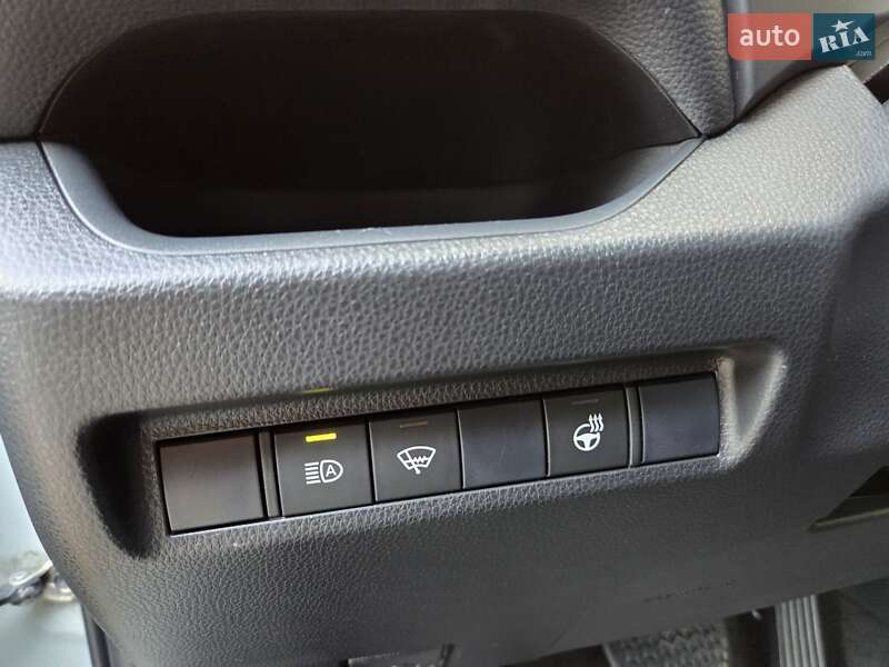 Внедорожник / Кроссовер Toyota RAV4 2020 в Хмельницком