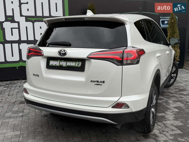 Внедорожник / Кроссовер Toyota RAV4 2016 в Киеве