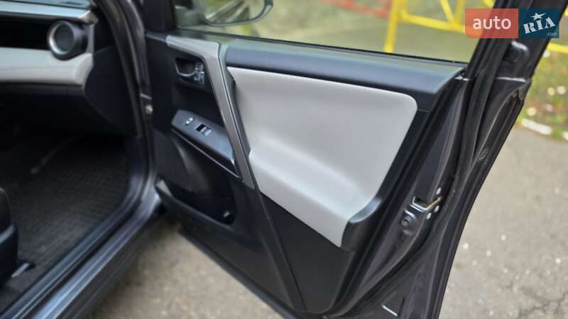 Позашляховик / Кросовер Toyota RAV4 2016 в Одесі