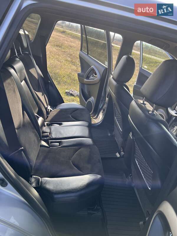 Позашляховик / Кросовер Toyota RAV4 2012 в Рівному фото 25 Позашляховик / Кросовер Toyota RAV4 2012 в Рівному