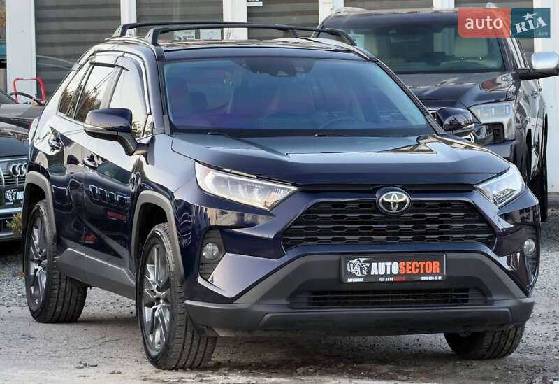 Внедорожник / Кроссовер Toyota RAV4 2019 в Харькове