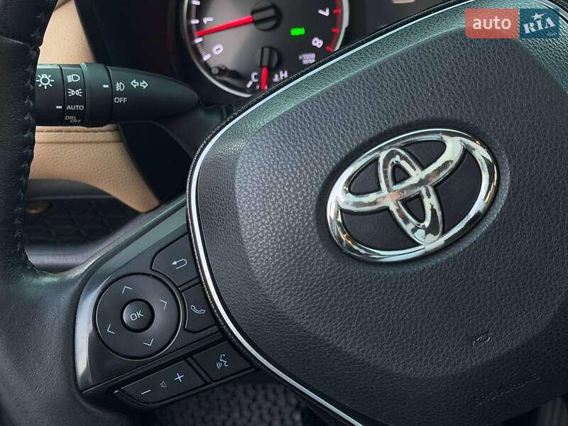 Внедорожник / Кроссовер Toyota RAV4 2019 в Харькове