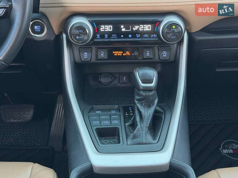Внедорожник / Кроссовер Toyota RAV4 2019 в Харькове