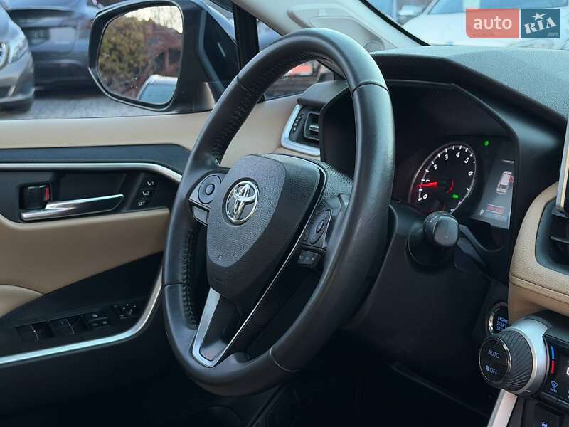 Внедорожник / Кроссовер Toyota RAV4 2019 в Харькове